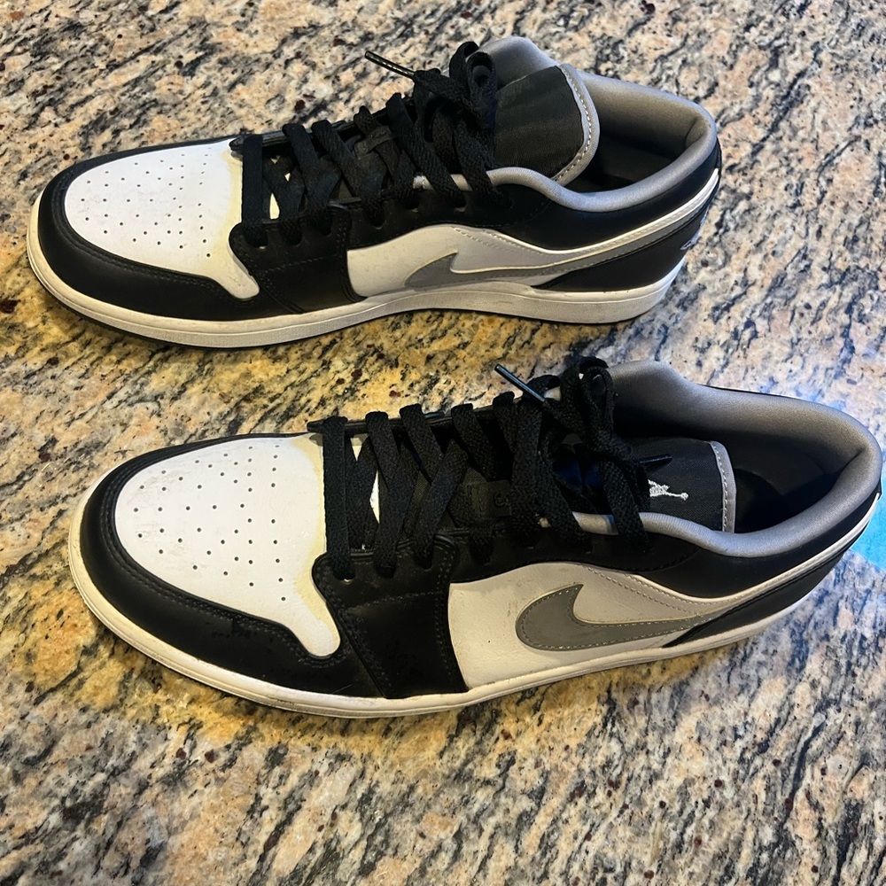 Nike Men's Black and Gray Sneakers - Picture 2 of 4